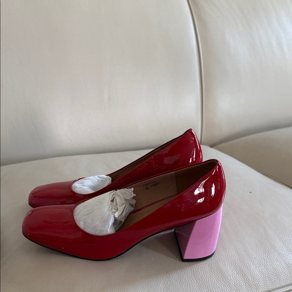 Chic Red and Pink Block Heel Pumps - Picture 2 of 6